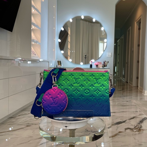 NWT Louis Vuitton Trio Pouch Taurillon Illusion Blue/Pink - Picture 3 of 11